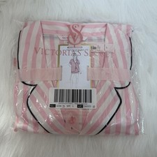 VICTORIA'S SECRET Glazed Satin Short Pajama Set / Pink Iconic Stripe / Large
