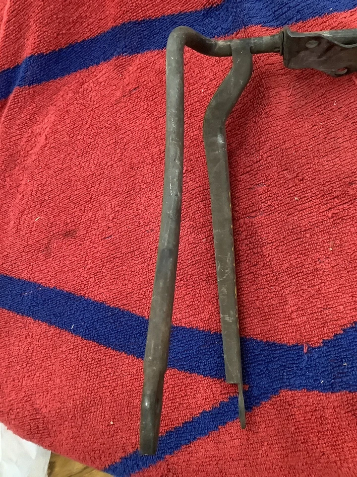 Used 1966-67 Ford Fairlane Ranchero Gas Pedal Assembly Automatic With Kick Down - Image 2 of 4