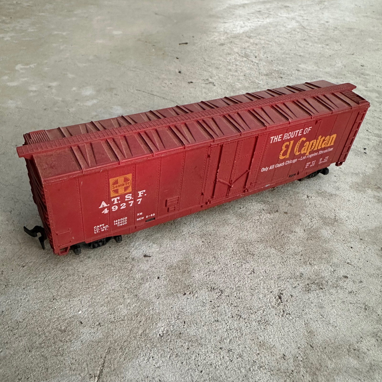 Santa Fe El Capitan Plug Door Box Car HO SCALE Red Vintage TYCO A.T.S.F. 49277