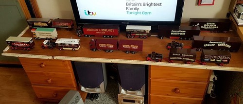 Corgi Classics - AEC Closed Pole Truck John Codonies Set (Neu (gemäss