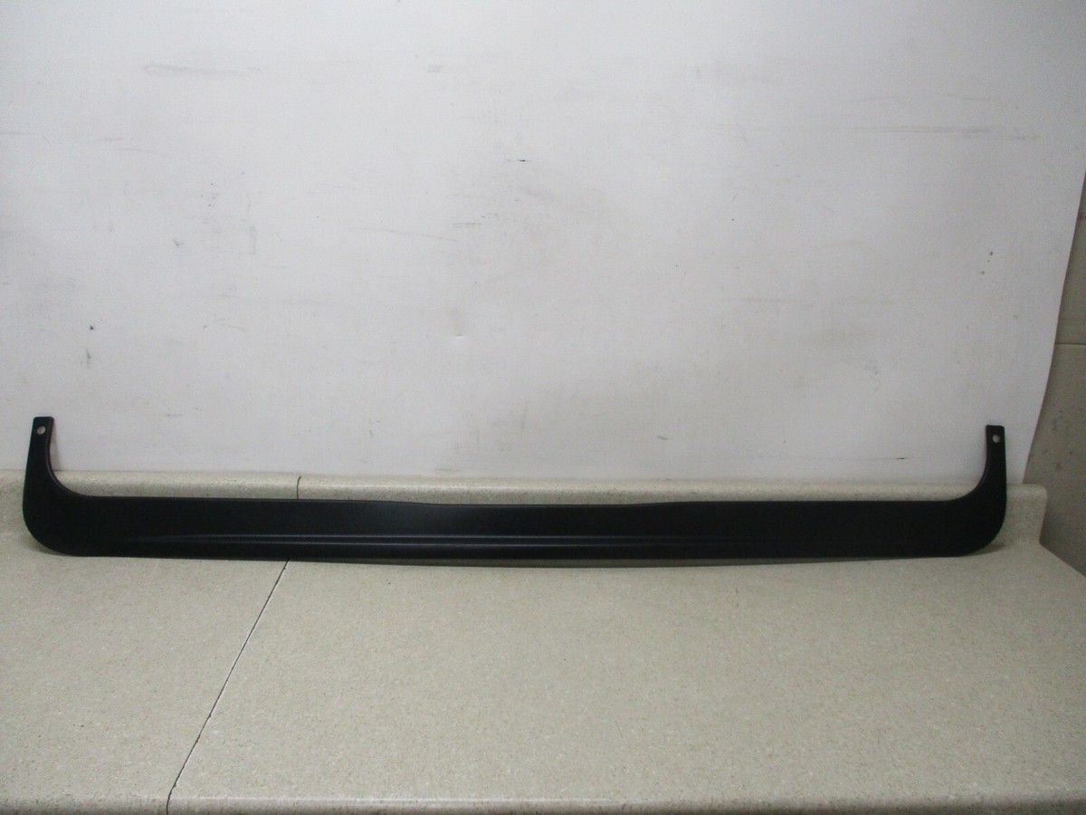 03 to 06 Navigator Expedition Rear Bumper Cover Trim Pad OEM