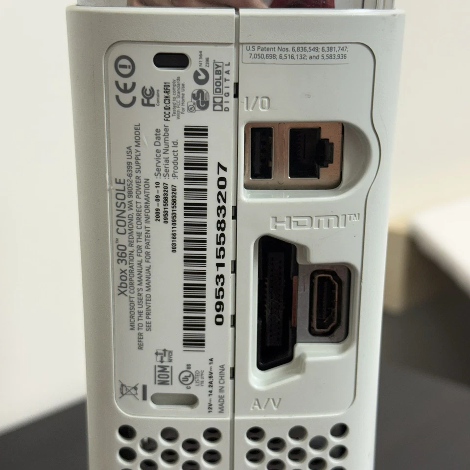 Microsoft Xbox 360 Console White + Power Cord + HDMI cord - Image 4 of 4