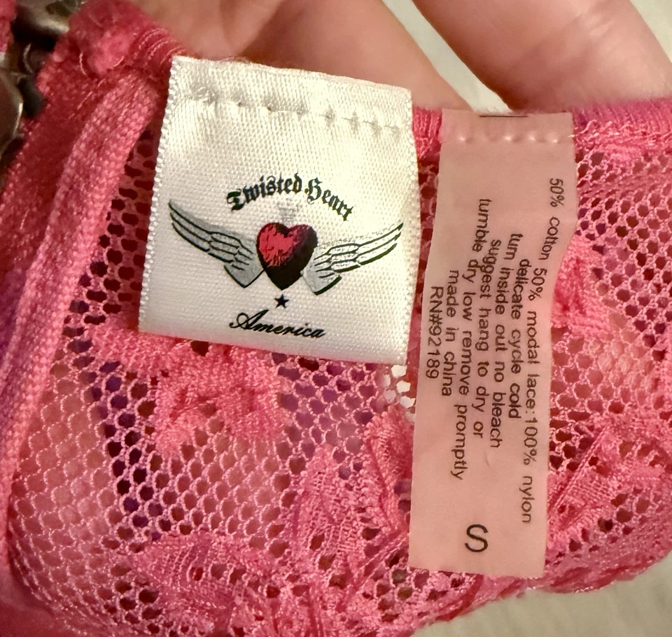 Camiseta sin mangas vintage Y2K corazón retorcido rosa y blanco a rayas con espalda de encaje talla pequeña Foto 4 de 4