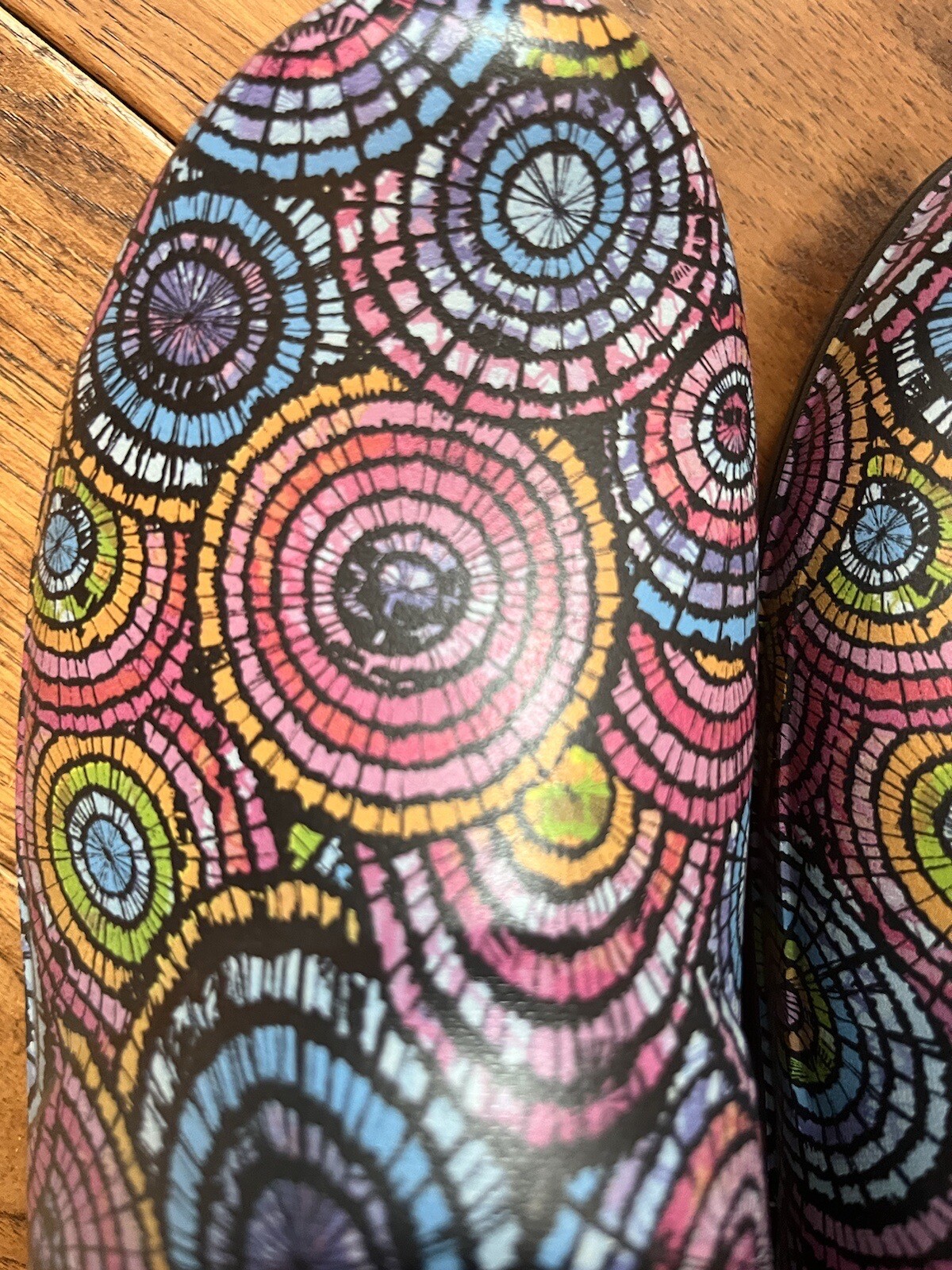 CROCS Dual Comfort Paisley Mandala Clogs Women's Size… Gem