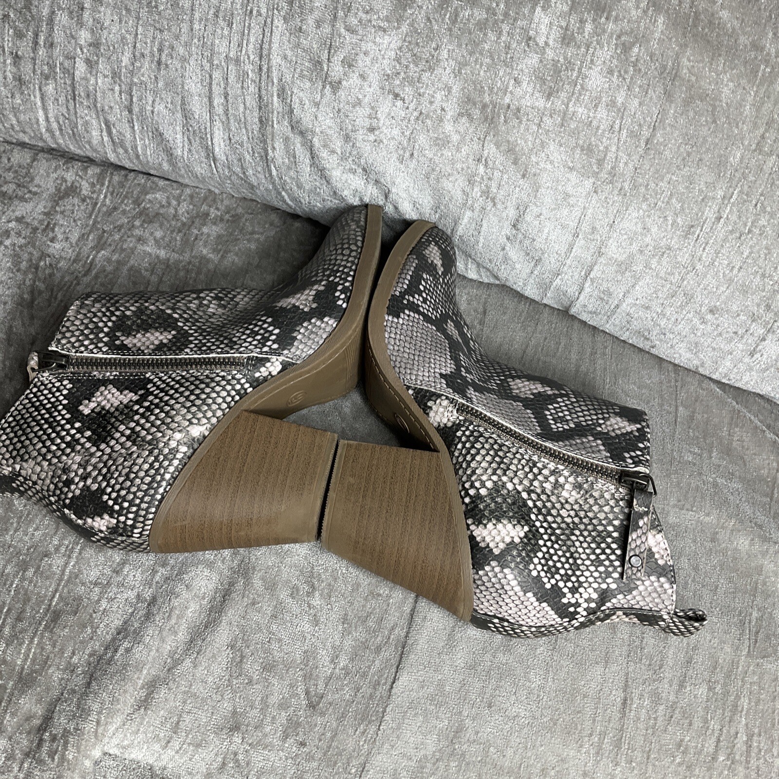 UNIVERSAL THREAD Snake Python Animal Print Ankle … - image 5