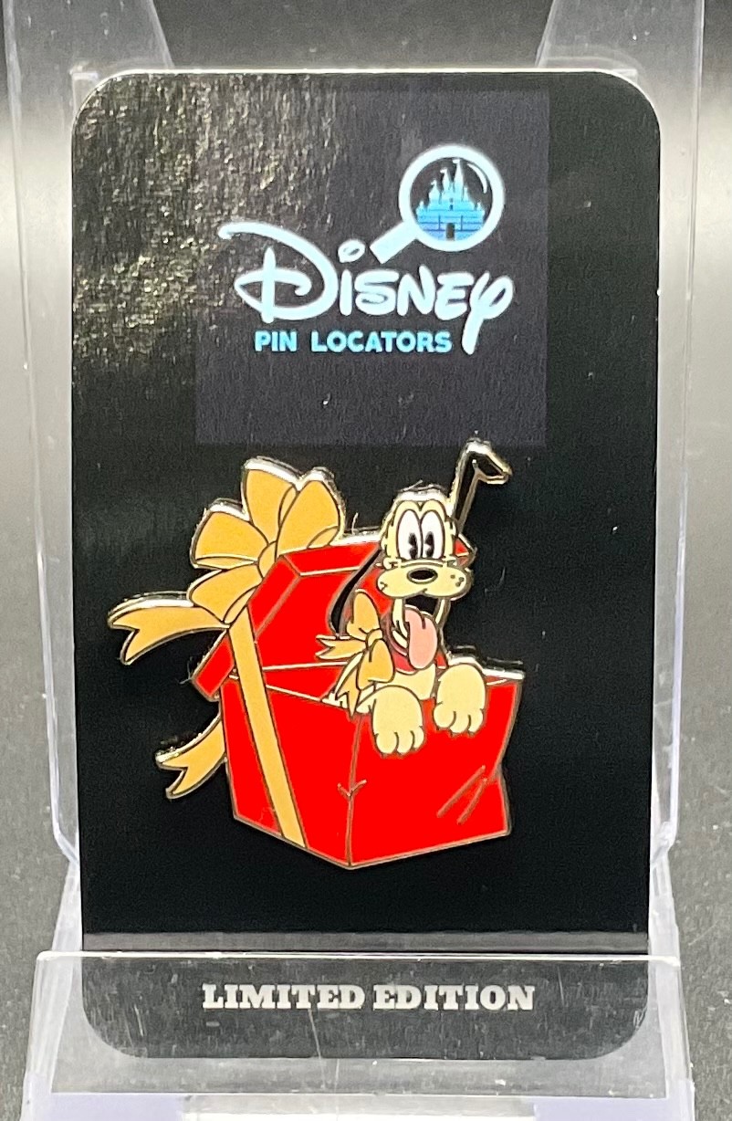 Disney DSSH 2025 Christmas Pluto Present LE 400 Pin