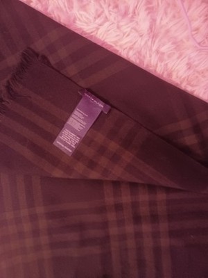 Tommy Hilfiger plaid scarf is made of 100% acrylic and was manufactured in India