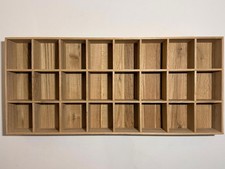 Setzkasten aus massiv Eiche mit 24 Fächern als Tassenregal