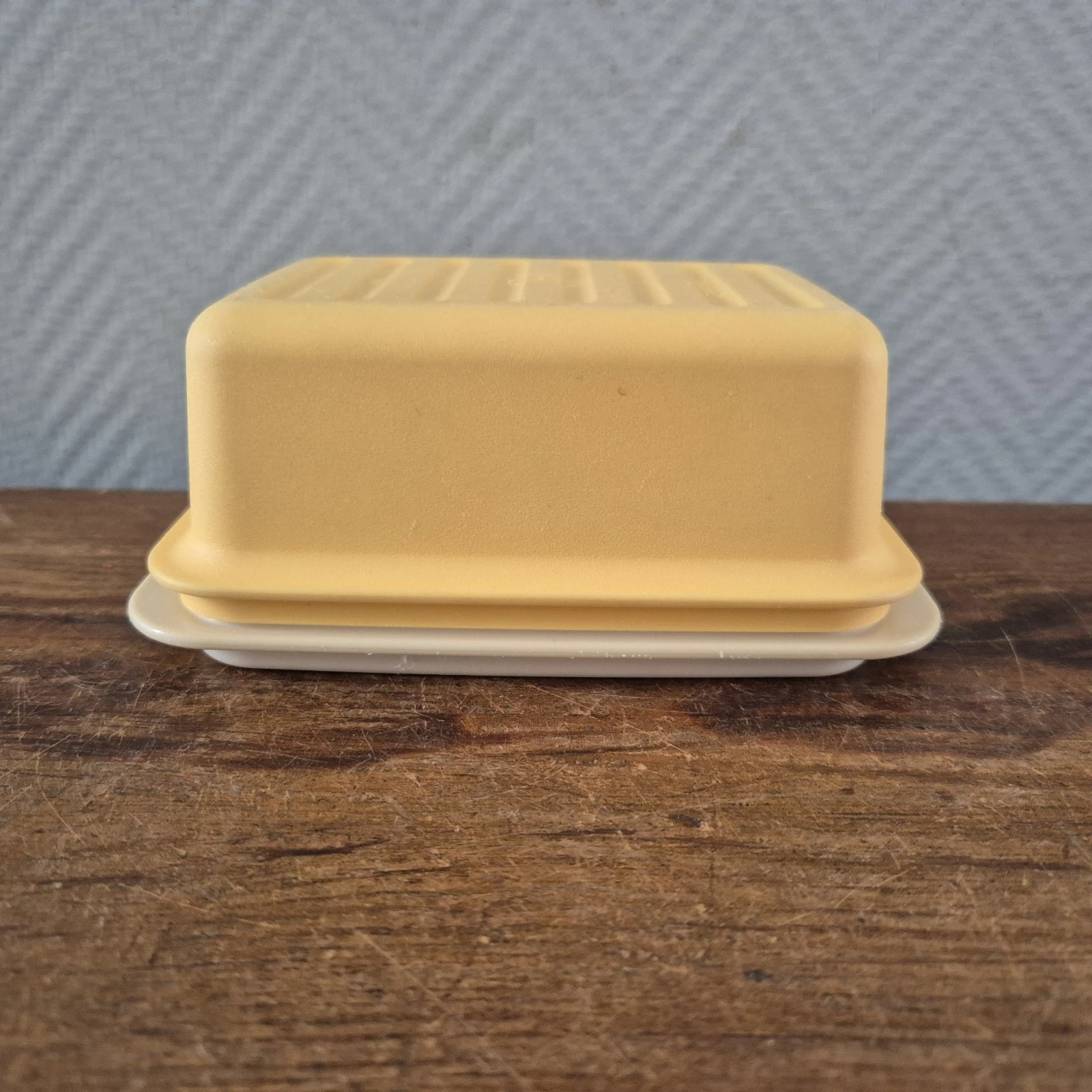 Vintage Tupperware botervloot kaasbewaardoos opbergbak Boter Geel 2
