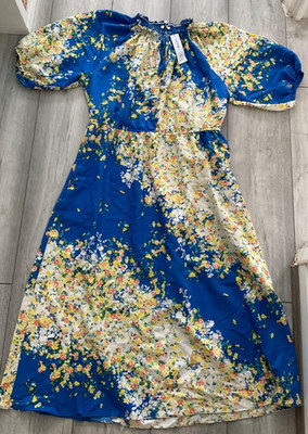 GEORGE MAXIKLEID MIT BLUMENDRUCK..BRANDNEU..GRÖSSE 16..