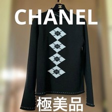 USED CHANEL CASHMERE-BLEND WOOL KNIT WITH 24 VINTAGE COCO BUTTONS, SIZE 42 GOO