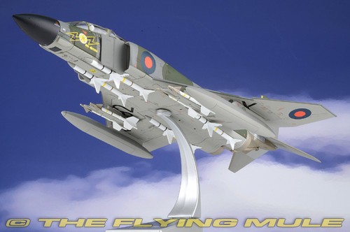 Corgi 1:48 F-4K Phantom FG.Mk 1 RAF No.111 Sqn XV592 - Picture 5 of 8