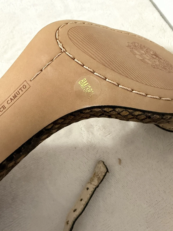 Sandalia de tacón de piel de serpiente sintética Vince Camuto para mujer talla 8 Foto 3 de 4
