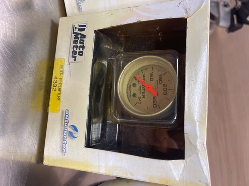 Autometer Pro Comp 2 gauge set 2” - Picture 3 of 6