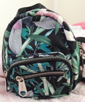  Italienische elegante Damen Tasche/Rucksack Marke Carpisa von Altserhaus Neu 
