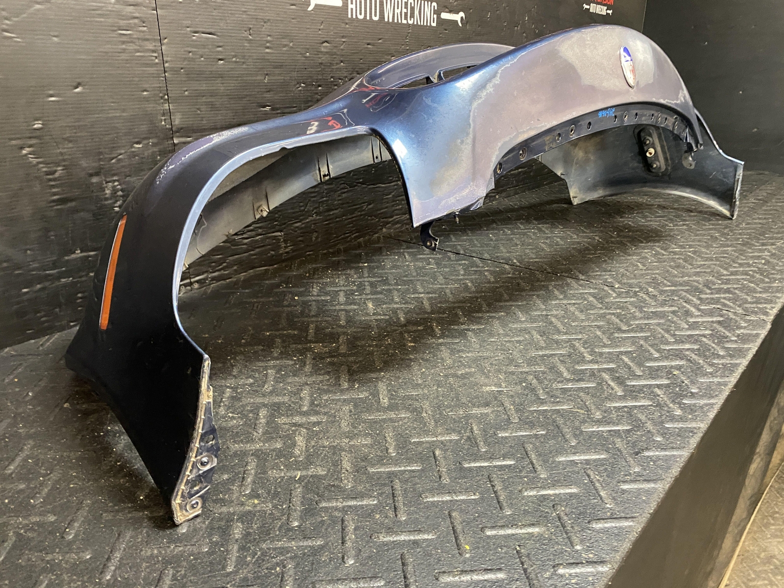 2006 MASERATI QUATTROPORT FRONT BUMPER COVER BLUE SEBRING METALLIC 203852