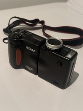 Nikon COOLPIX 950 Digital Camera 2.11MP 3x Zoom Autofocus w/ Case, Cables