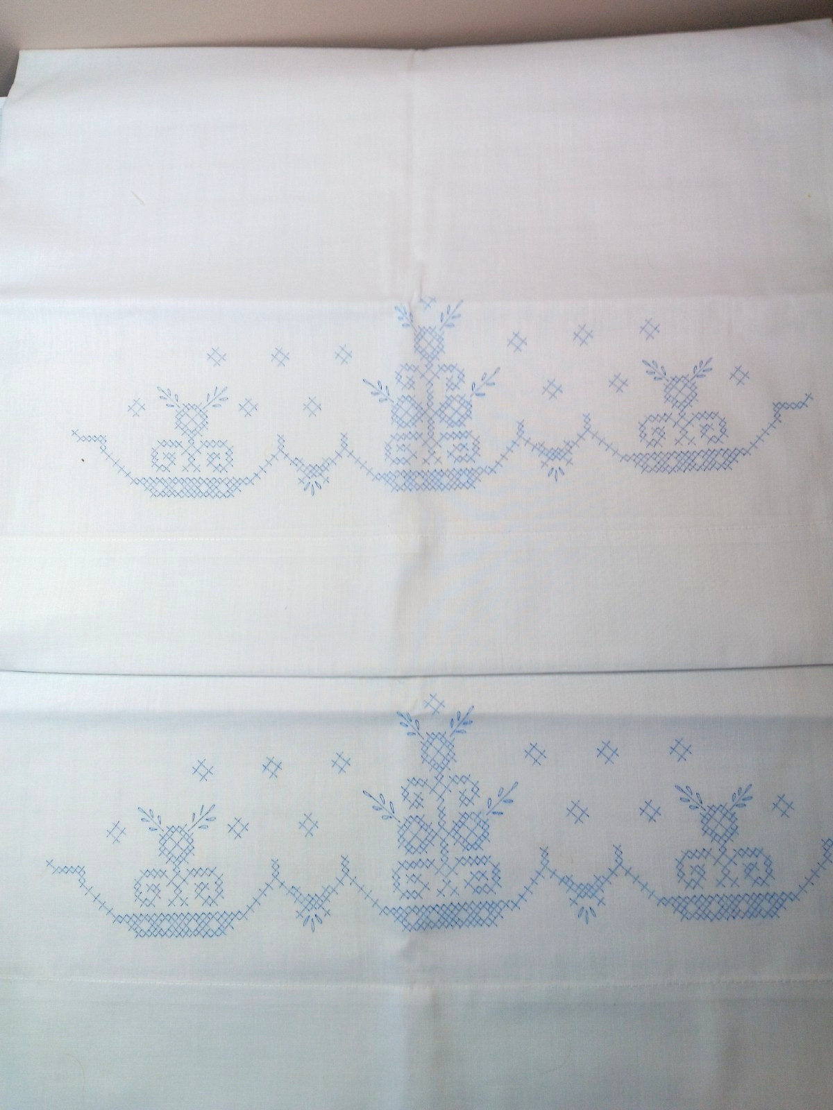 Pillowcase Set Floral Basket   20" X 31" Pair Vintage New