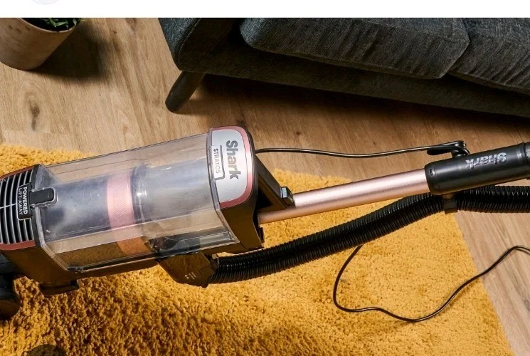 Shark Stratos Corded Upright, Anti-Hair Wrap Plus, Pet model NZ860UKT used clean - Image 4 of 4