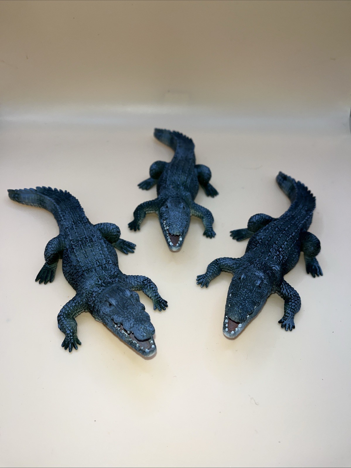 Mojo Animal Planet Figure Crocodile Toy Bundle Wild zoo Safari plastic Realistic