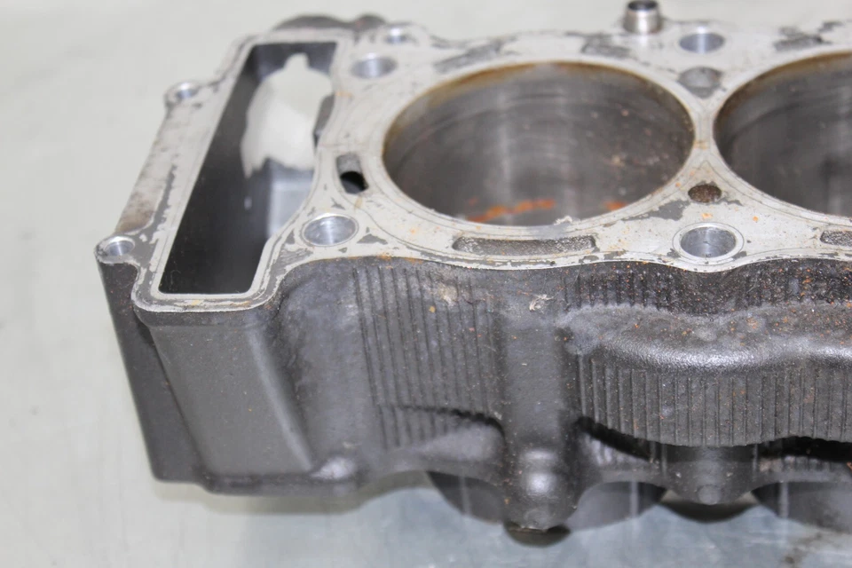 YAMAHA FZ1 FZS1 YZF R1 MOTOR PISTÓN CILINDROS BLOQUE JARRA 5VY-11311-10-00 Foto 2 de 4