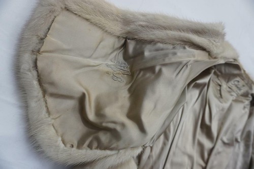VINTAGE SCHIMMEL FURS WHITE/BLOND MINK STOLE/CAPE/CAPELET/SHAWL RESTORATION - Picture 5 of 12