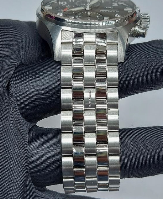 IWC Pilot Spitfire Chronograph 2020. unworn. B095… - image 4