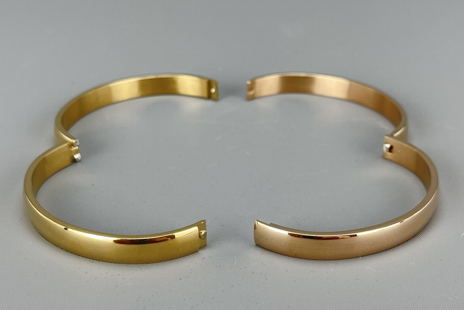 YELLOW & ROSE GOLD METAL BANGLES Hinge Open Inter… Gem