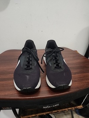 Reebok black & white athletic shoes mens size 6 1/2 or womens sz 8 exc condition