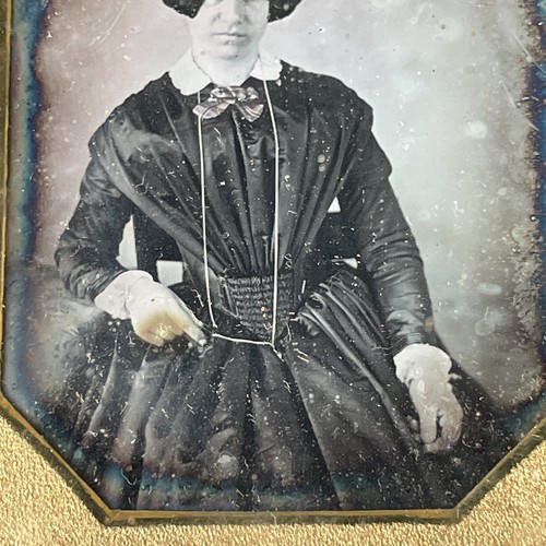 Attractive Woman with Rosary True Daguerreotype Gutta Percha Case Antique 1860s - Picture 3 of 12