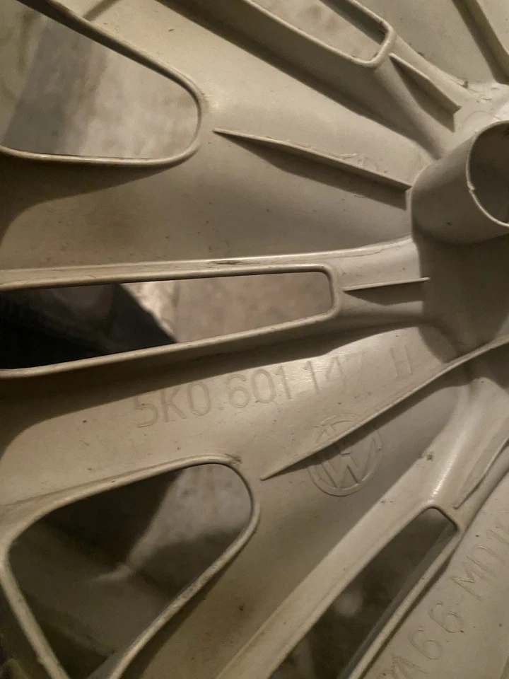 1 Original Radkappe VOLKSWAGEN VW GOLF VI PLUS CADDY III 15 Zoll 5K0601147 - Bild 4 von 4