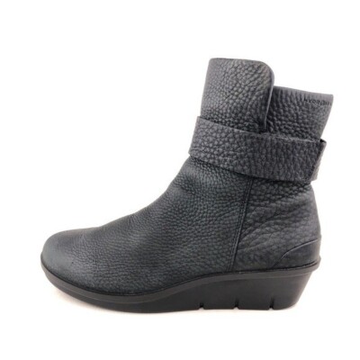 Ecco Skyler HydroMax Black Leather Zip Wedge Ankle Booties Womens Size 8 EUR 39