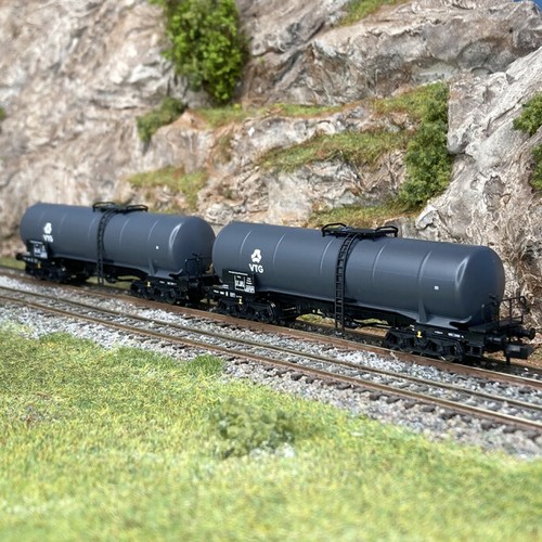 2 Kesselwagen ÖMV ÖBB, Ep IV und V - Fleischmann 825812 - N 1/160