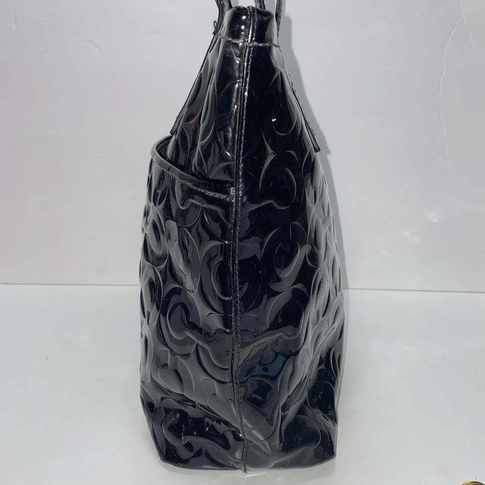 Bolso Coach Peyton negro en relieve Foto 3 de 4