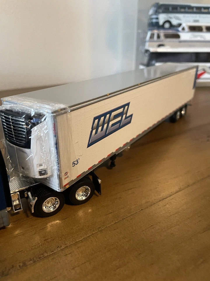 DCP by First Gear 1/64 WEL Companies Peterbilt 579 Tractor/Trailer. Brand New. - Image 4 of 4