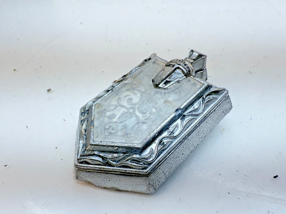 OEM 1978 1979 1980 Chevrolet Monte Carlo cerradura maletero emblema moldura E6-124 Foto 3 de 4