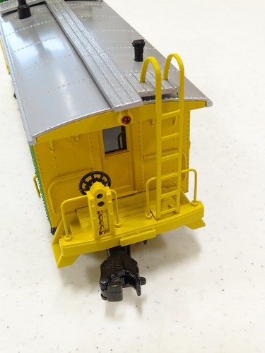 MTH 20-91026 BN/Burlington Northern Steel Caboose O-Gauge FedEx FS - Picture 16 of 23