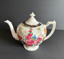 RALPH LAUREN WEDGWOOD HAMPTON FLORAL TEAPOT