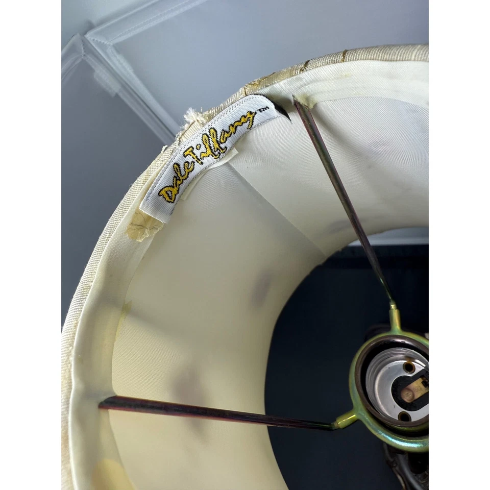 Vintage Dale Tiffany table Lamp Floral Embroidered roses Shade 15" tall - Image 3 of 4