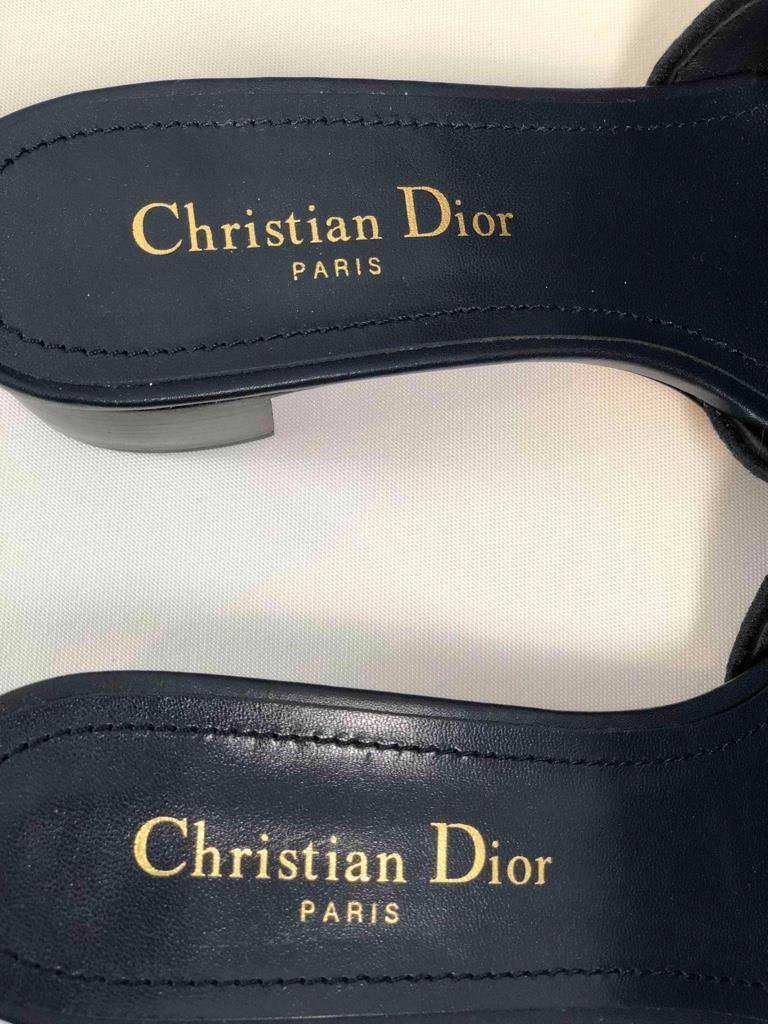 【Christian Dior】サイズ３５1/2 CHRISTIAN DIOR Dway Deep Blue Embroidered Cotton Heeled