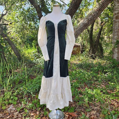 long sleeve white gown dress WHITE LACE DRESS WITH LONG SLEEVES