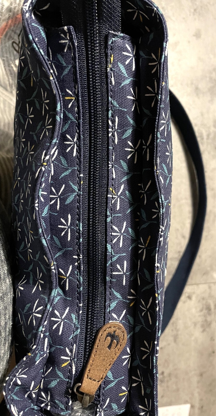 Brakeburn Ladies Navy Floral Evelyn Crossbody Bag eBay