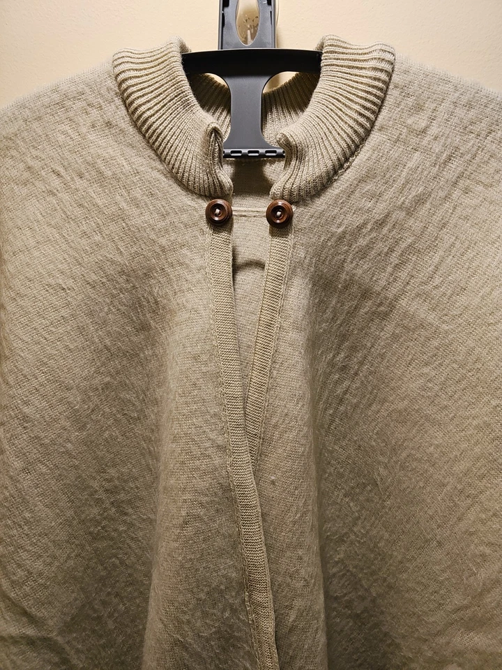 Genuine Alpaca Women's NEW Cape Poncho Peruvian Pure Baby Alpaca Camel Brown OS - Image 2 of 4