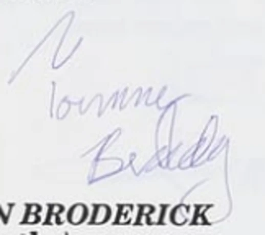 Bandera firmada por Tom Brady de Tampa Bay Bucs MEJOR FIRMA DE LA HISTORIA Foto 3 de 4