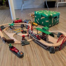 BRIO World Deluxe Railway Set - 87-Piece Wooden Train Set - Kids 3