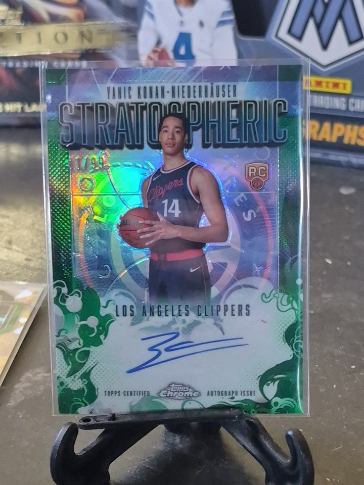 Topps 2025 Chrome Stratospheric Autograph /99 Yanic Konan