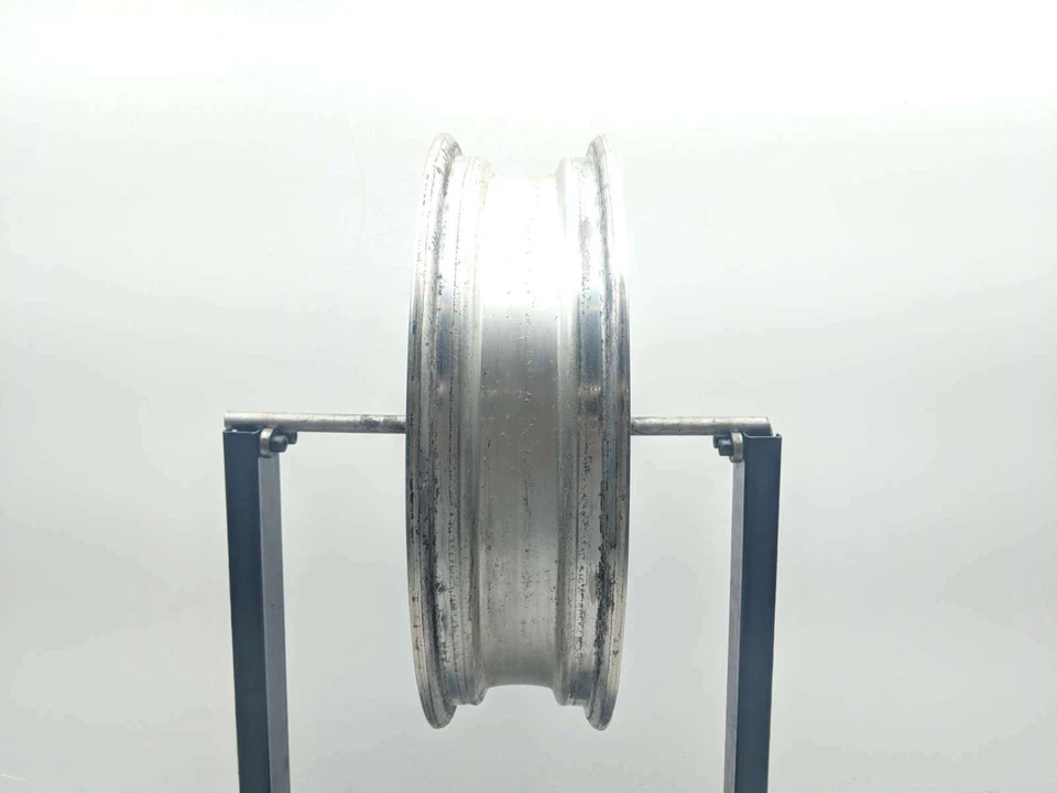 Llanta trasera recta 99 Suzuki VZ800 Marauder 800 15X3,50 Foto 3 de 4