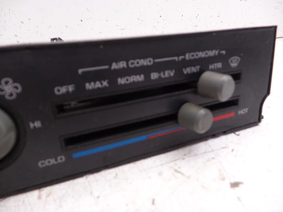 Unidad de control de clima Camaro Firebird 82-92 para calentador de aire acondicionado y calor GM 16016021 Foto 3 de 4