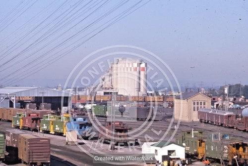 ORIGINAL EKTACHROME BURLINGTON NORTHERN RR SHOP SCENE SPOKANE, WA 1972