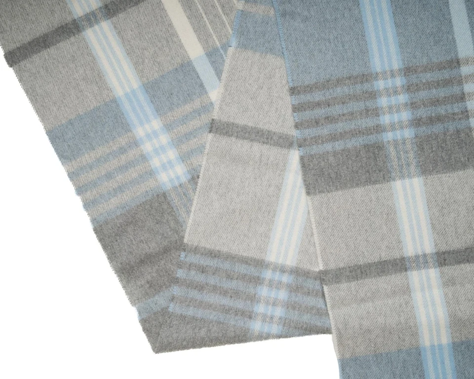 Kiton $1,950 Nuevo con Etiquetas Azul Claro Gris Cuadros 100% Bebé Cachemira Flecos Bufanda 70"X14" Foto 2 de 3
